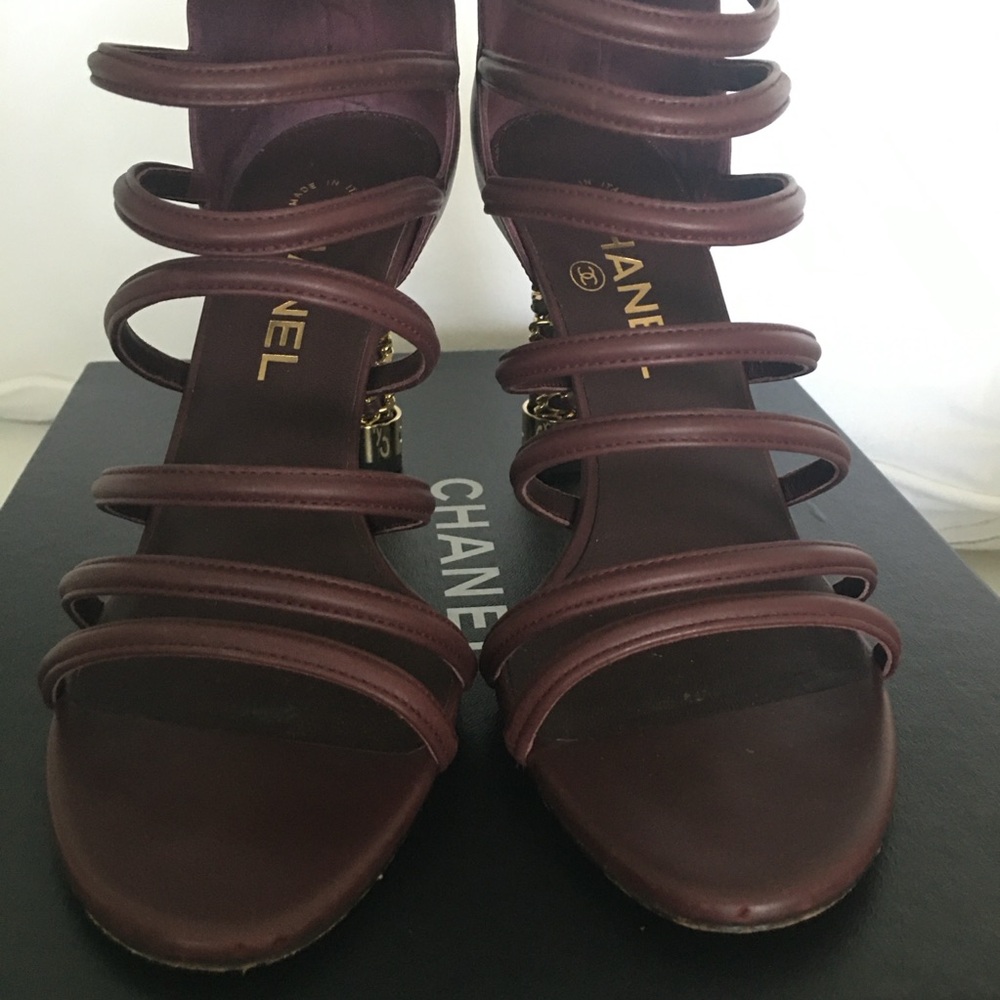 CHANEL sandals with chain link heel.  Size 8 - Picture 5 of 12